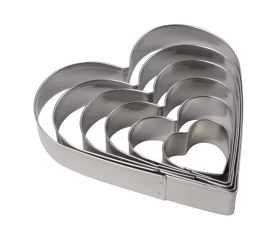 Heart-shaped cookie cutters f. deco