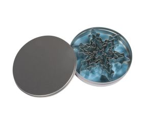 Snowflake-shaped cookie cutters f. deco