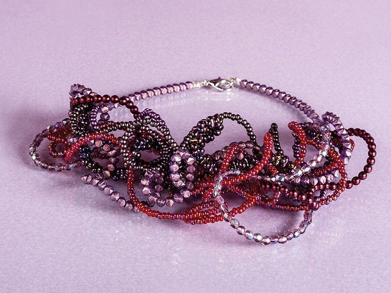 Beerenfarbige Curly Kette