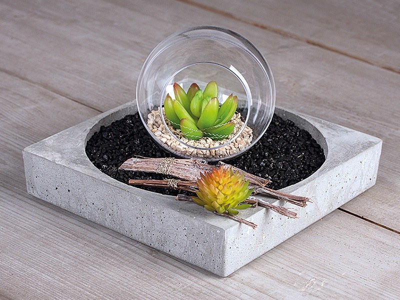 Cement-tray with plastic ball