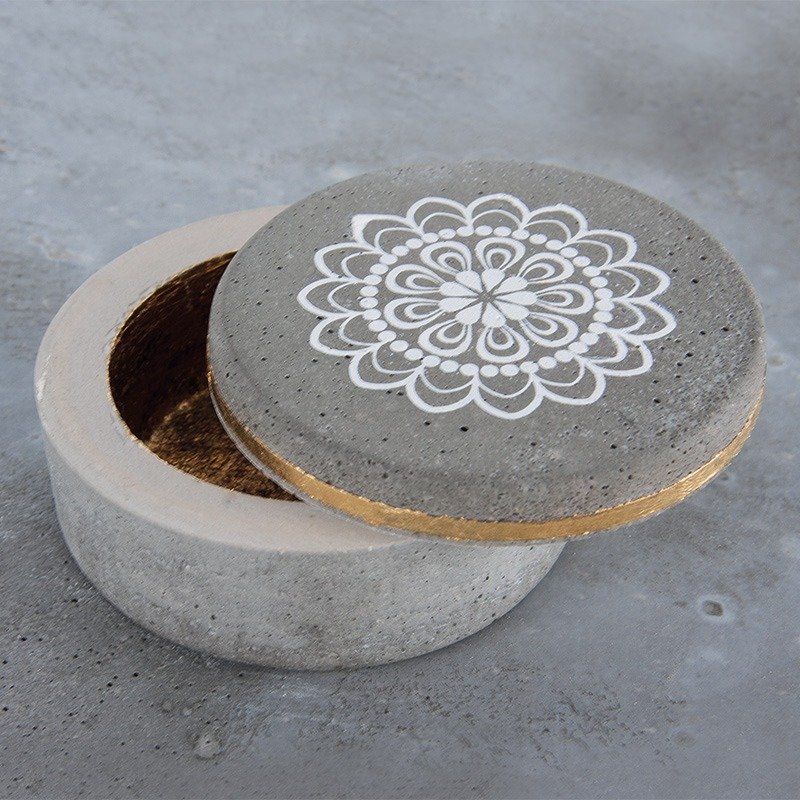 Cement jewellery box 7.5 cm