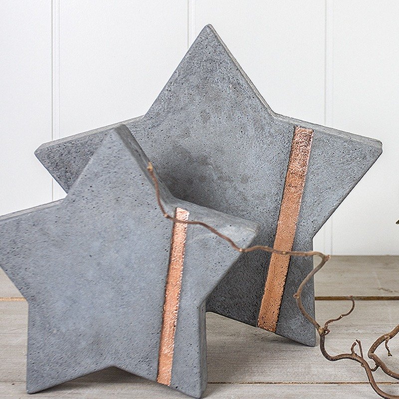 Star out of concrete 28 cm with metallic strips