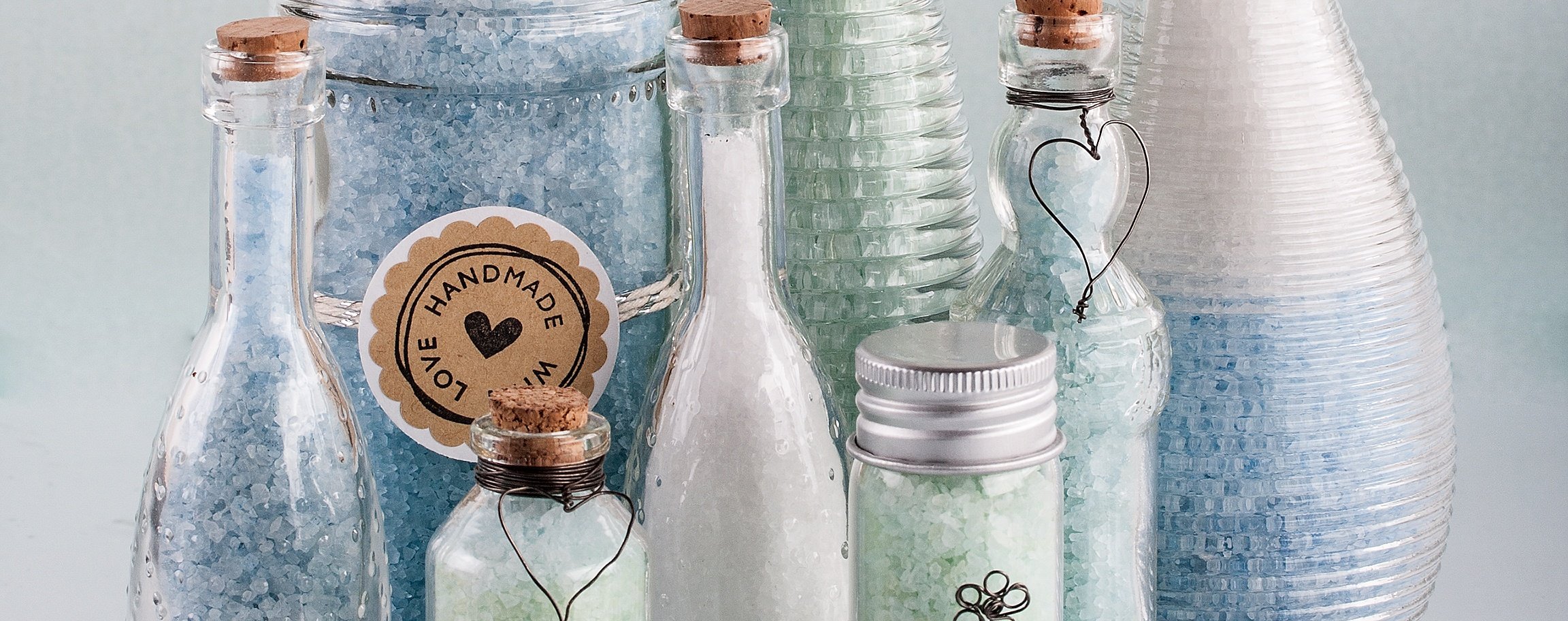 Glass vessels with bath salt