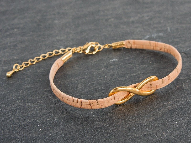 Goldfarbenes Korkarmband