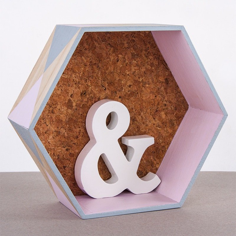 Holz Tray 6-Eck mit &-Zeichen