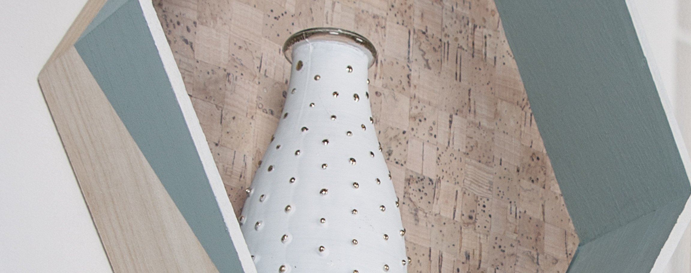 Wooden tray  „Mosaic“ with cork