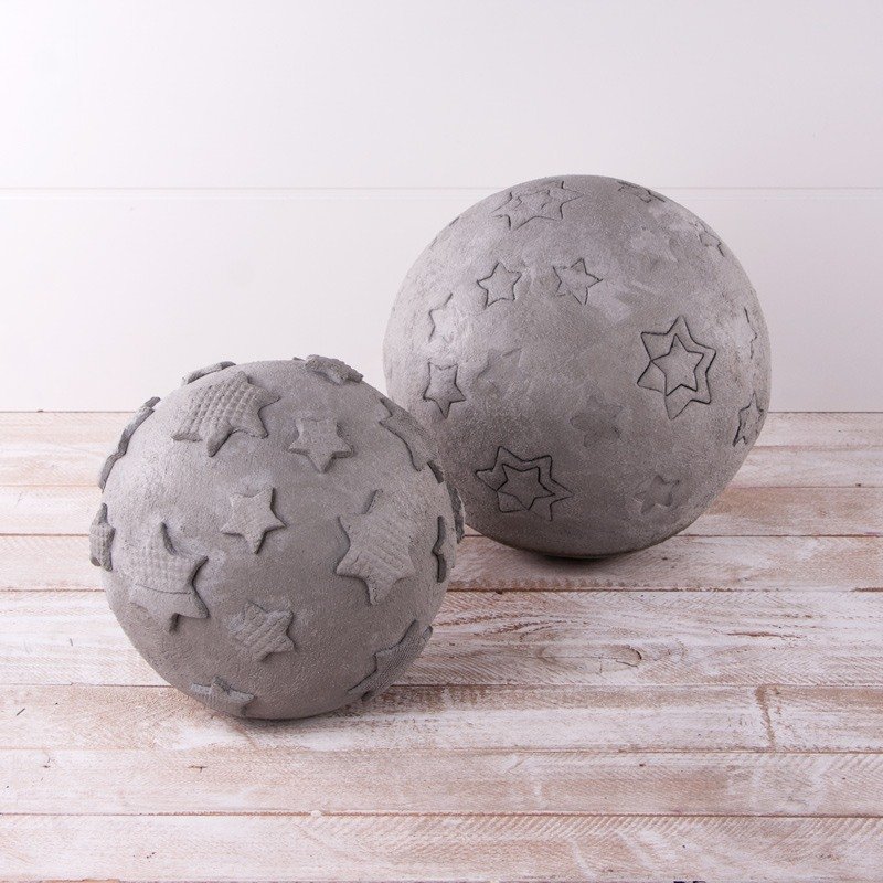 Kneading-cement balls with star motifs
