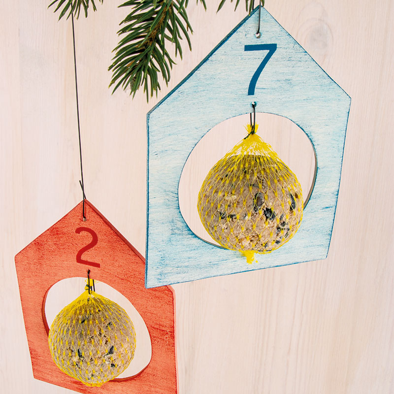 Laubsägenarbeit Meisenhaus