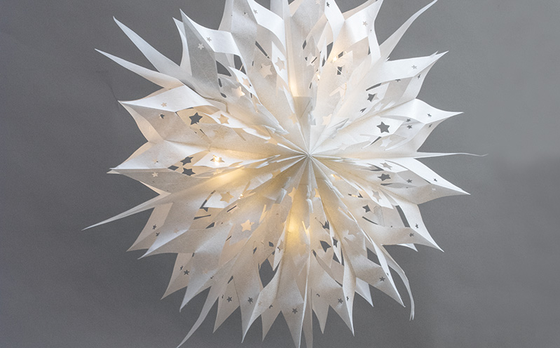 Weißer Papierstern