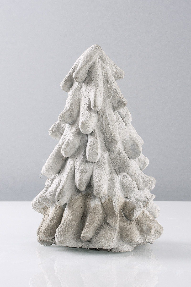 Fir-tree (about 22cm)  out of the kneading-cement