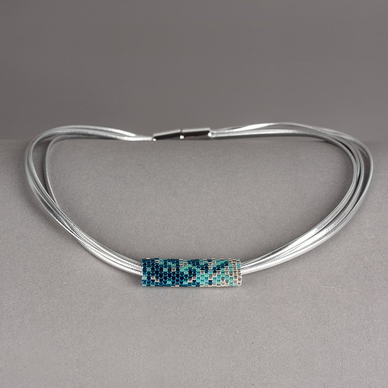 Türkisfarbene Metallic-Kette