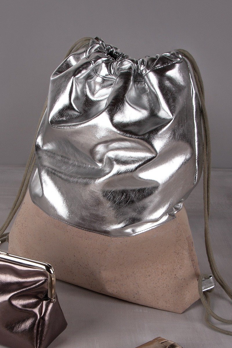 Silver-shadow gym bag with cork