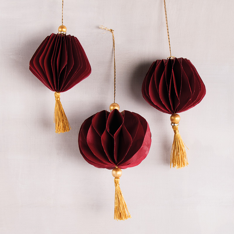 Honeycomb balls, red